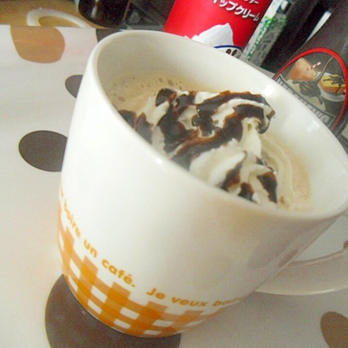 生クリームたっぷりカフェモカ